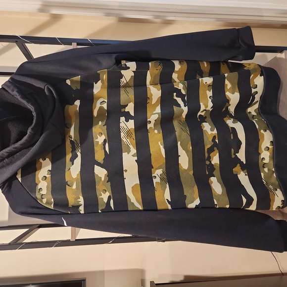 Nike Dri Fit Hoodie - Picture 2 of 4